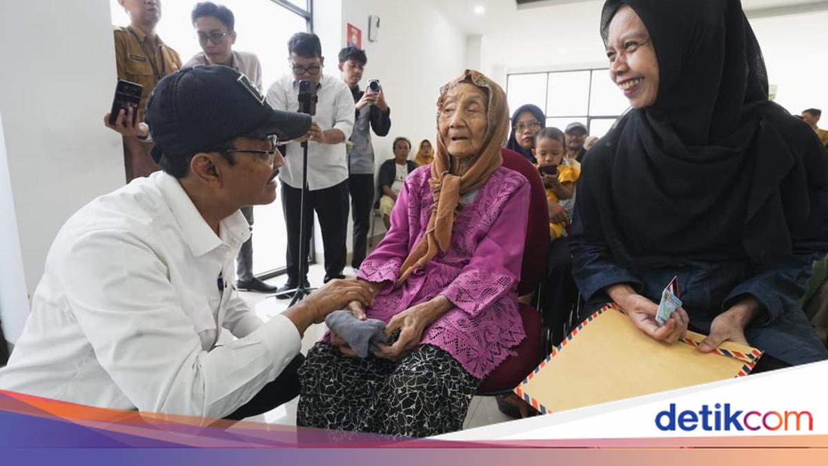 Tinjau Penyaluran Bansos di Bandung, Mensos Pastikan Bantuan Tepat Sasaran