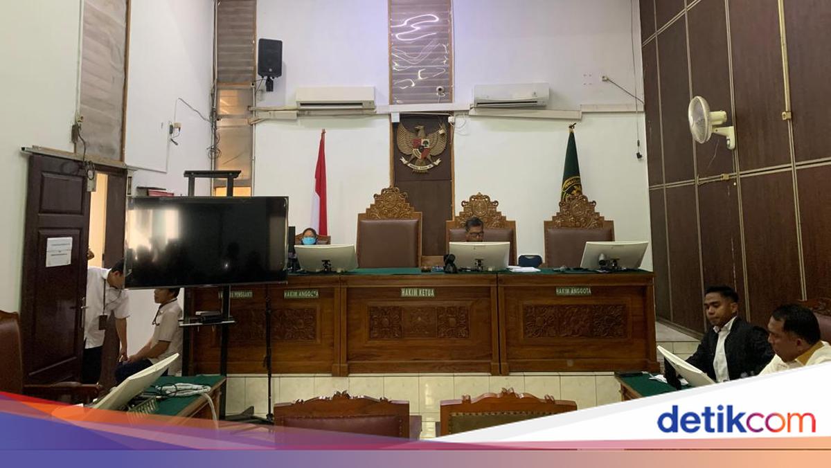 Penjelasan Polisi soal Poster Pendukung Khariq Saat Praperadilan di PN Jaksel
