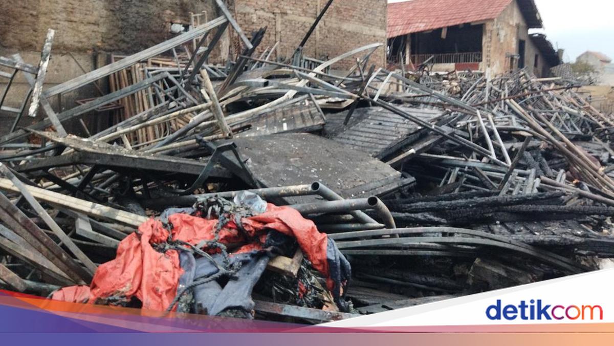 Kebakaran Gudang Dekorasi Pesta di Jaktim Padam, Begini Kondisinya