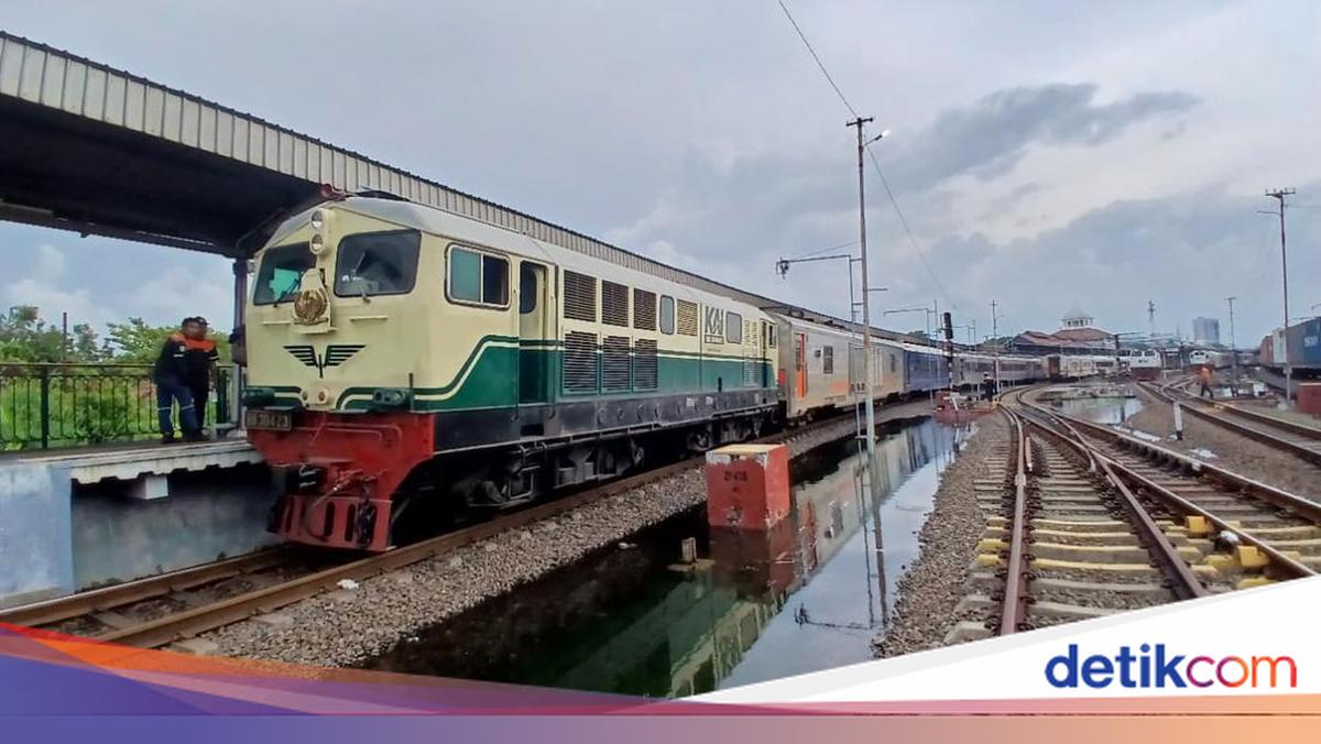 16 Rute Kereta Api Diputar Imbas Ada Genangan di Jalur KA Semarang