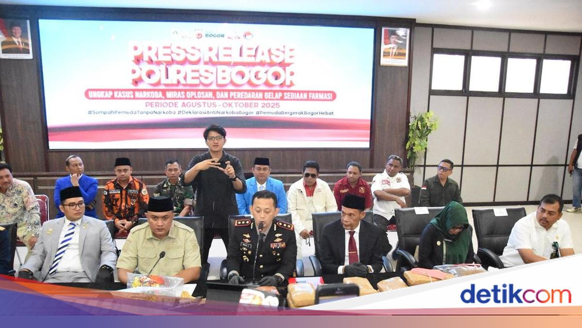 Polres Bogor Ringkus Pengedar Sabu di Gunung Putri, Senpi Ilegal Disita