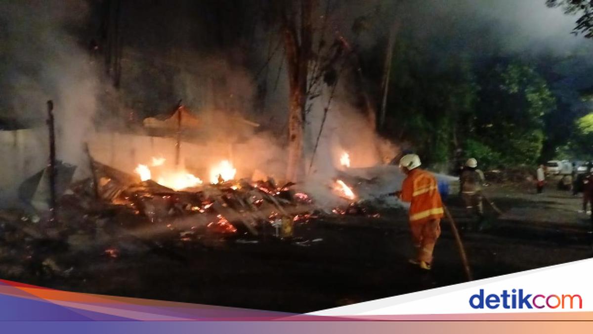 Warung Makan di Jakut Kebakaran: Kakek Sakit Stroke Tewas, Nenek Luka Bakar