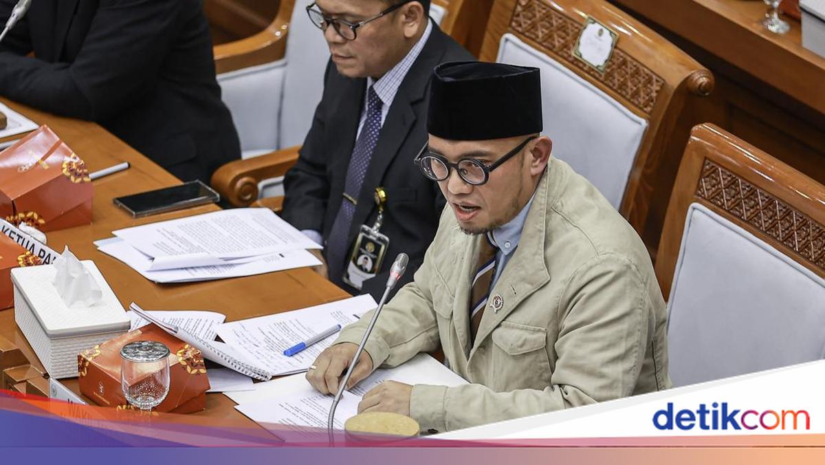 Sejumlah ASN yang dialihtugaskan dari Kemenag ke Kemenhaj mengalami masalah penunggakan gaji hingga dua bulan karena terkendala regulasi. Simak selengkapnya.

Via: @detikHikmah