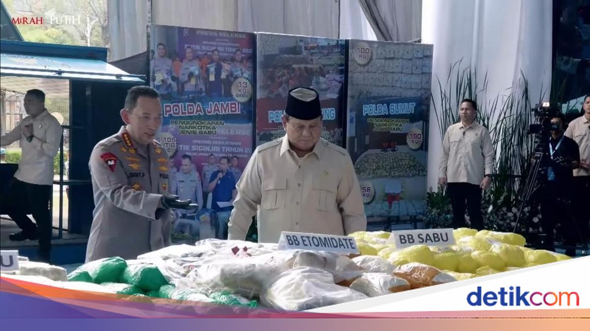 Didampingi Kapolri, Prabowo Cek Barang Bukti Narkoba 214 Ton yang Akan Dimusnahkan