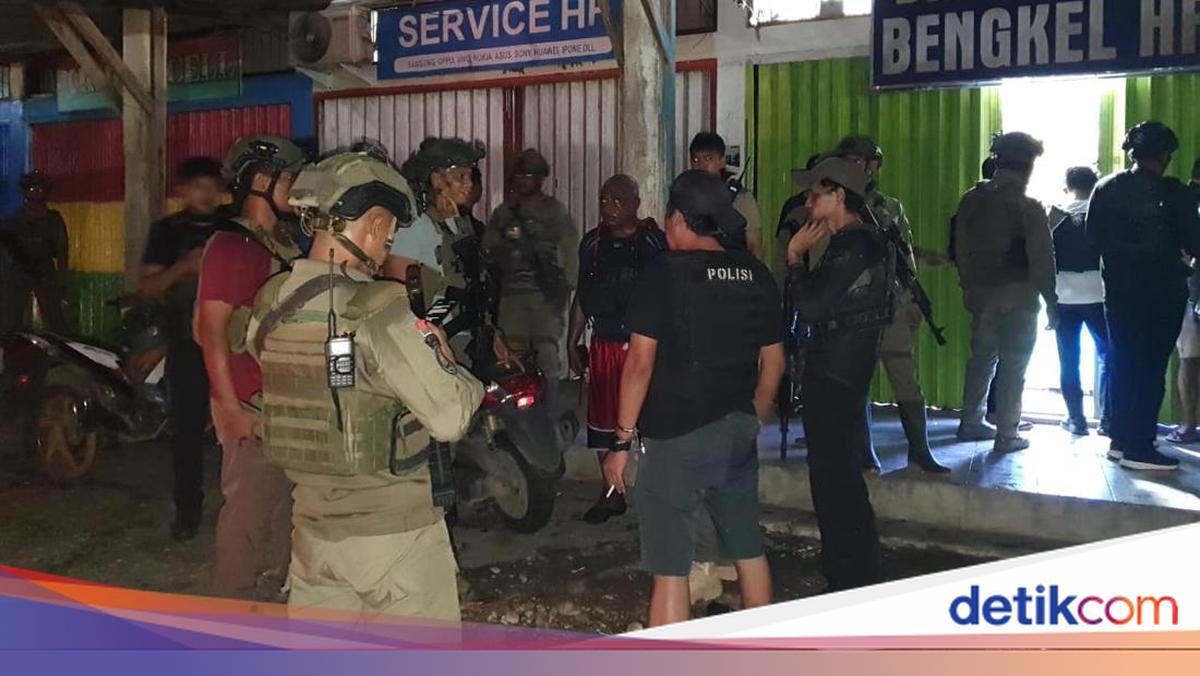 OTK Serang Konter HP di Yahukimo Papua, 2 Karyawan Nyaris Tertembak