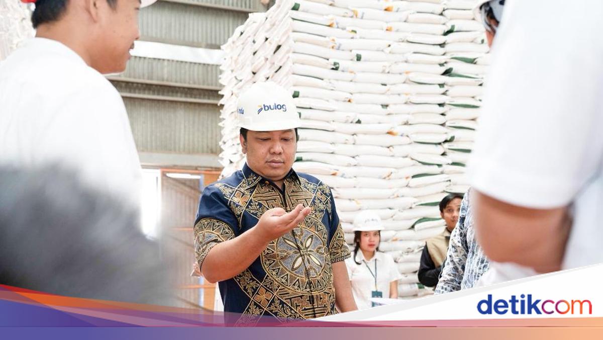 Legislator Gerindra Salurkan Bantuan Pangan ke Lansia Sakit di Banjar
