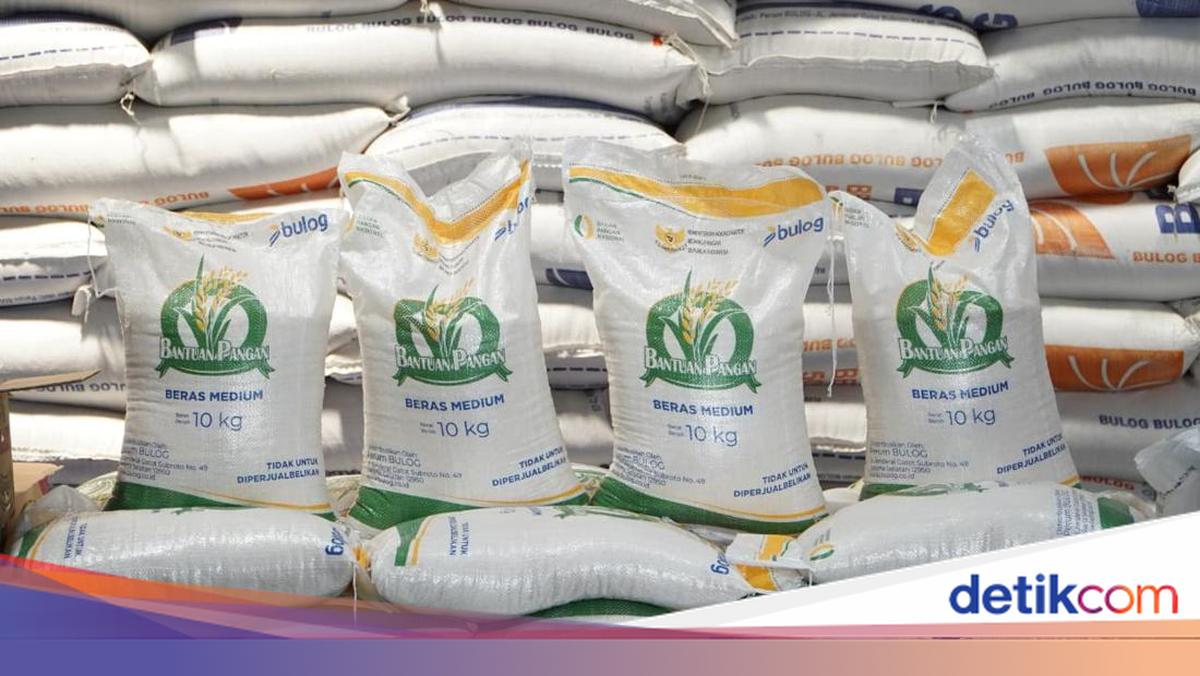 Pemerintah Tebar Bansos Beras 30 Kg Sekaligus buat Warga Desil 1-4