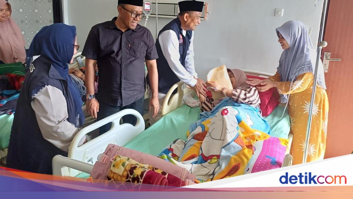 Kemensos Salurkan Santunan Korban Robohnya Atap Ponpes di Situbondo