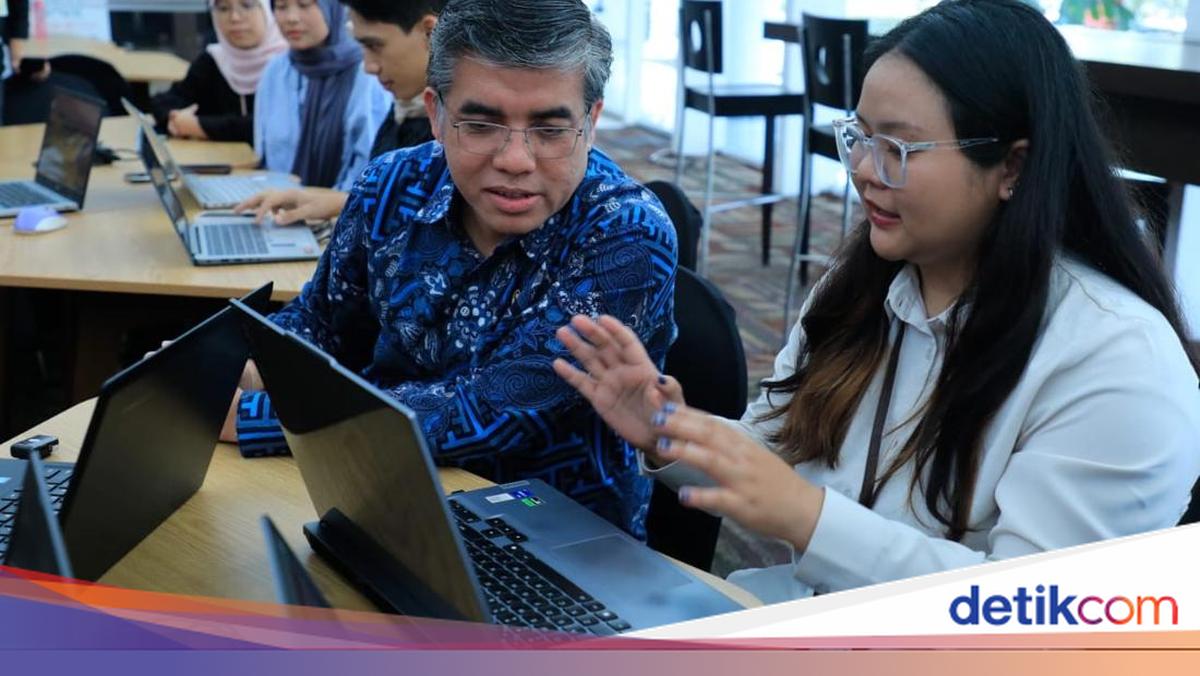 Tinjau Program Magang di Garuda Indonesia, Ini Pesan Menaker ke Peserta