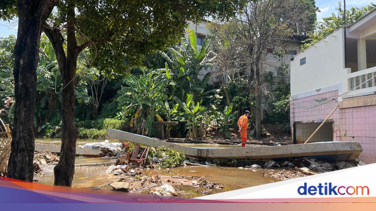 Tanggul Baswedan di Jati Padang Jebol, Ketua RW Harap Pramono Turun Tangan