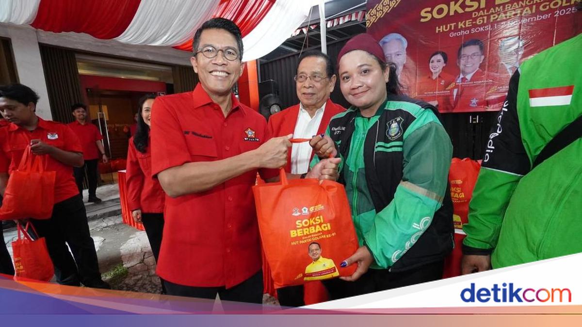 Dekatkan Golkar dan Rakyat, SOKSI Bagikan Sembako ke Sopir Ojek di Jakarta
