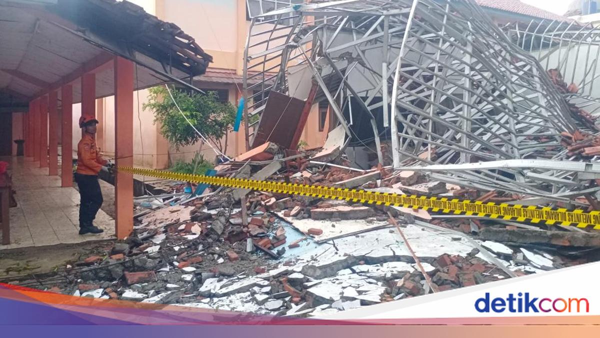 5 Siswa SMKN 1 Gunung Putri Korban Atap Kelas Ambruk Masih Dirawat di RS