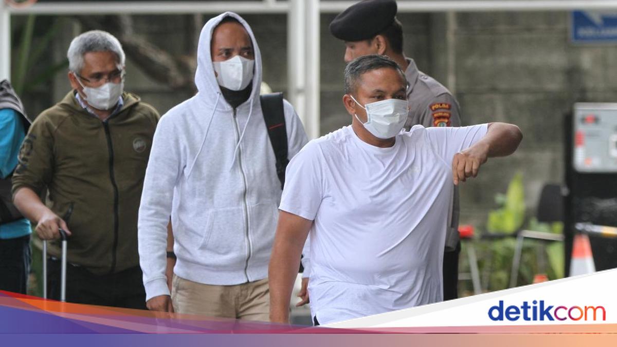 Hari Ini, KPK Tentukan Nasib Gubernur Riau dkk Usai OTT