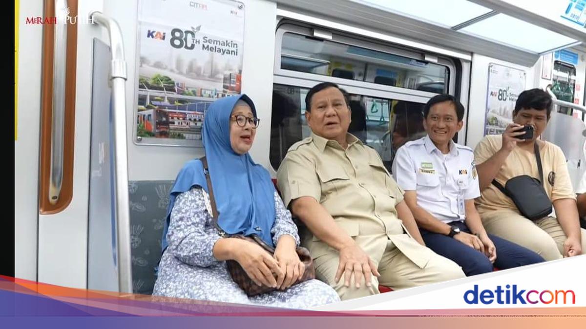 Kesan Prabowo Naik KRL Manggarai-Tanah Abang