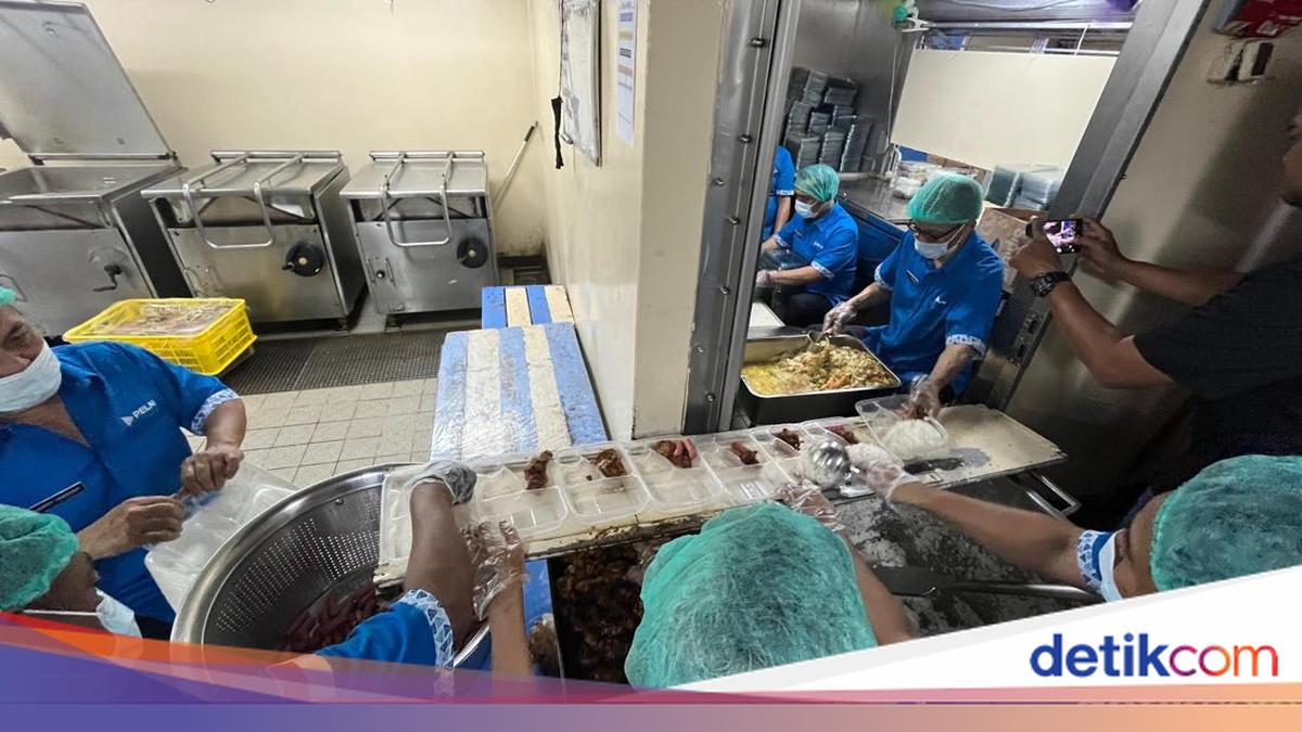 Mengintip Dapur Berjalan KM Labobar Kapal Terbesar Milik PT Pelni