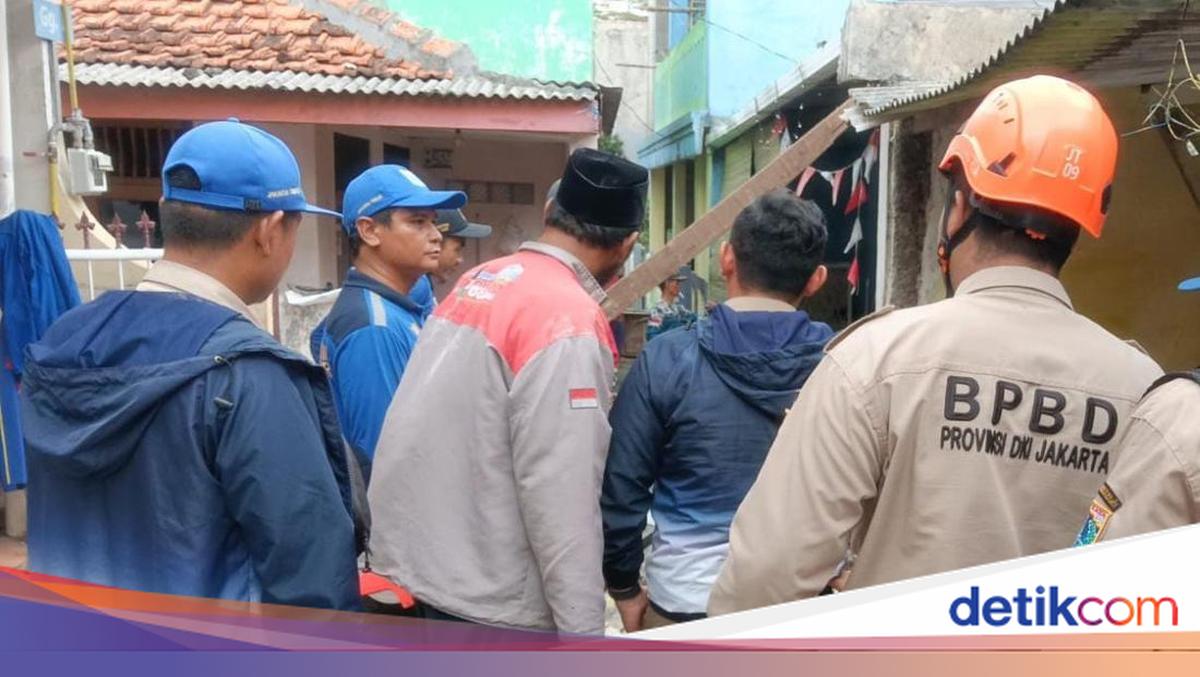 Tanah Amblas Bikin 3 Rumah Rusak di Jaktim Dipicu Saluran Tergerus Air