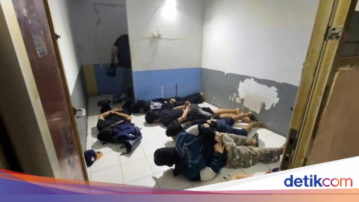 BNN-Brimob Gerebek Sarang Narkoba Kampung Bahari Jakut, 18 Orang Ditangkap