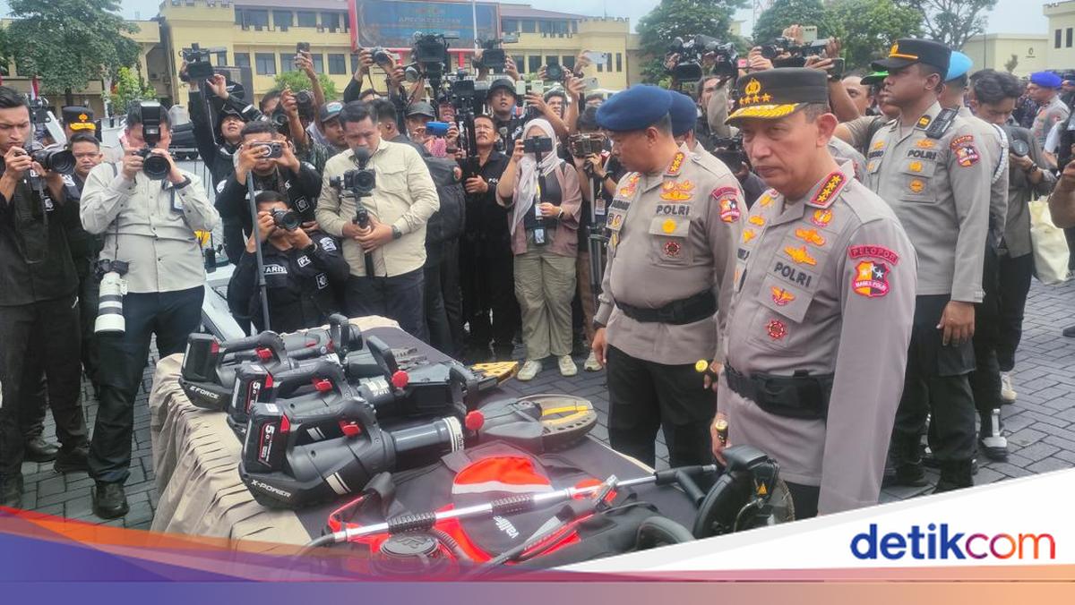 Kapolri Tinjau Sarana-Prasarana Tanggap Bencana, Ada Helikopter-Alat Flat Bag