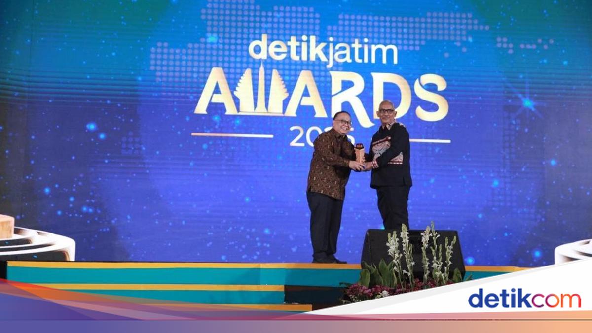 Dorong Penguatan Masyarakat Adat, Kemenbud Raih detikJatim Awards 2025