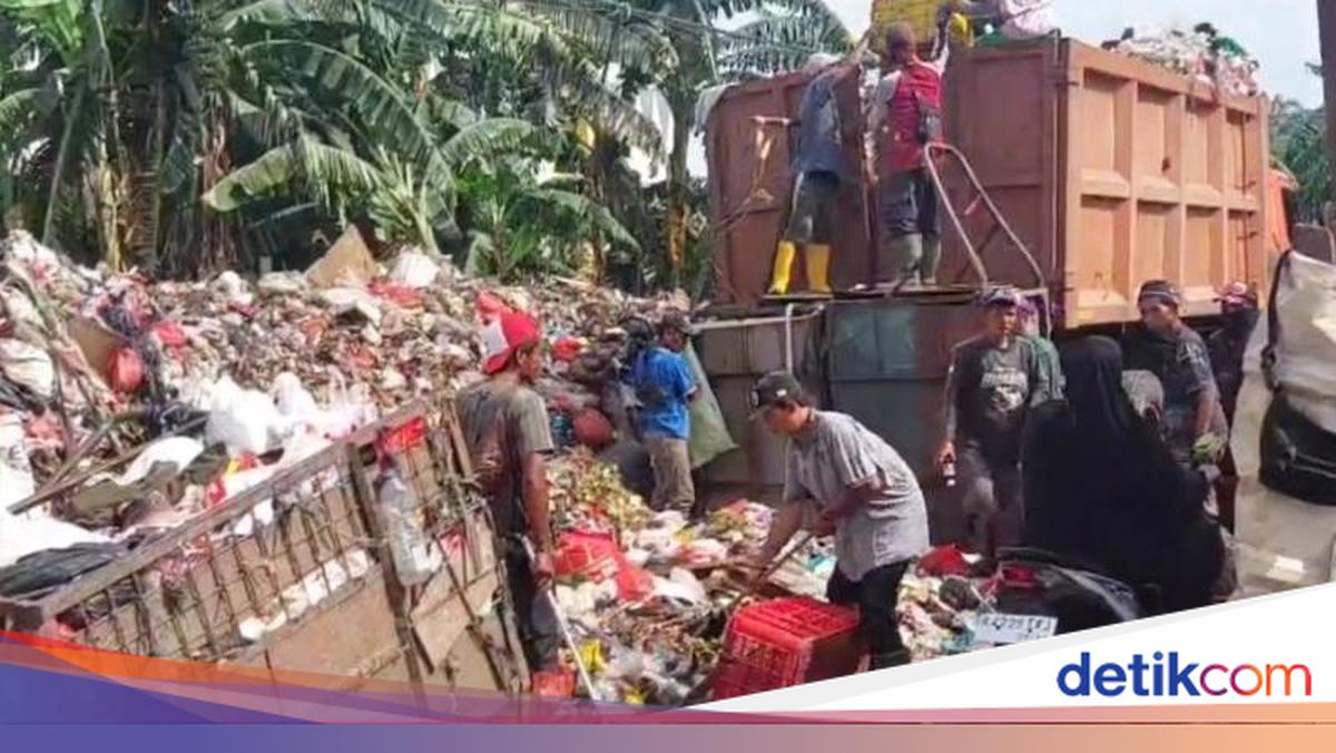 Warga Keluhkan Tumpukan Sampah di Penggilingan: Bau dan Ganggu Lalin