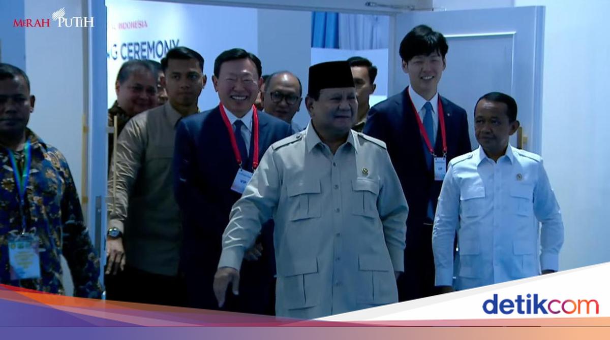 Prabowo Hadiri Peresmian Pabrik Petrokimia Lotte di Cilegon