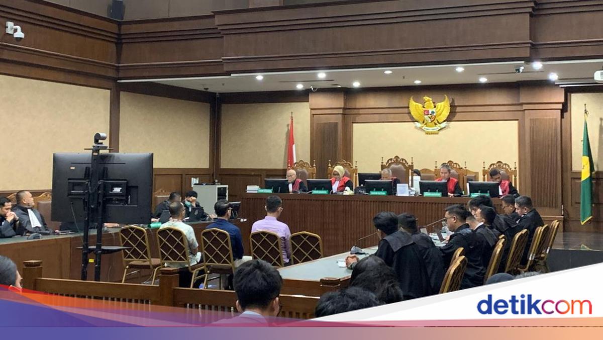 Hakim Tolak Eksepsi Terdakwa Kasus Minyak Mentah, Sidang Lanjut Pembuktian