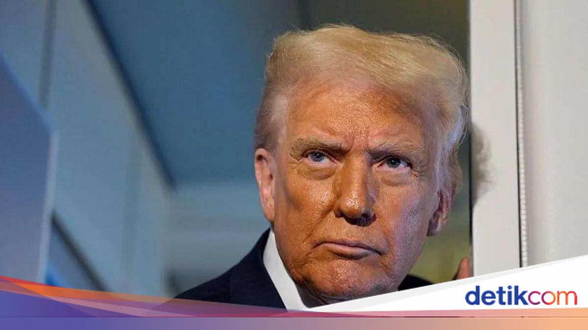 Donald Trump menolak hadir di KTT G20 Afrika Selatan, menyebutnya memalukan. Ia mengkritik pelanggaran hak asasi manusia di negara tersebut.