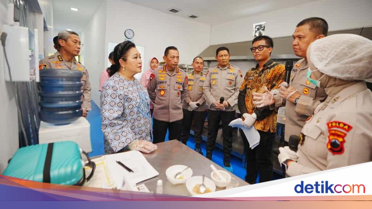 Kapolri-Ketua Komisi IV DPR Tinjau SPPG YKB Polres Karanganyar, Dukung Penuh MBG
