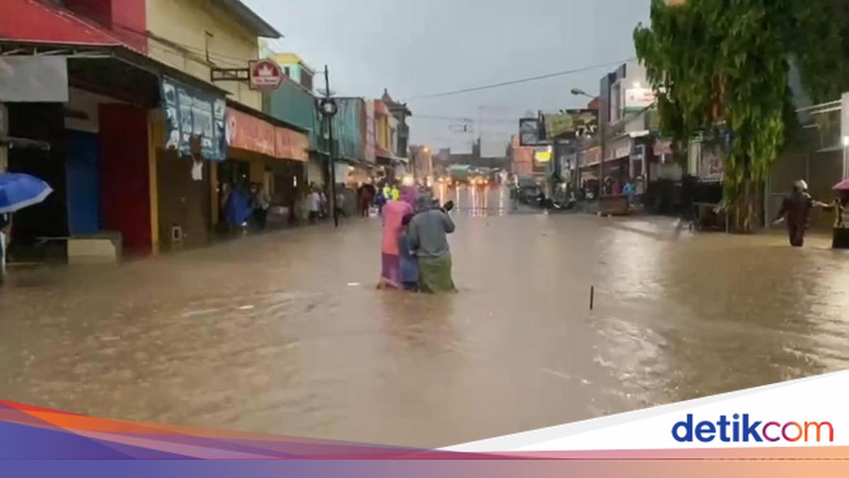 BNPB: 2 Orang Tewas Akibat Banjir di Brebes