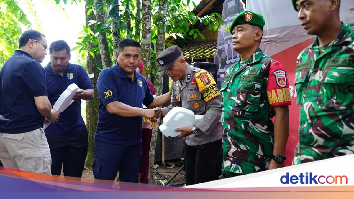Perkuat Mobilitas Bhabin, Polri Serahkan Kendaraan untuk 'Polisi Penolong'