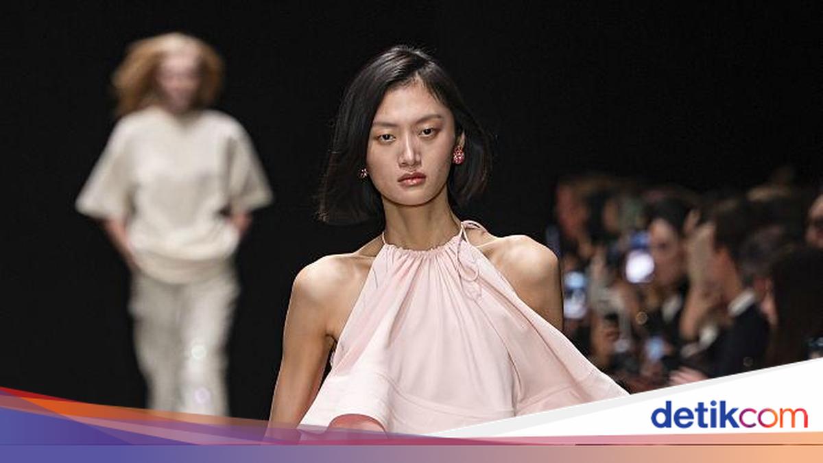 Desainer Stella McCartney kembali buktikan dirinya sebagai desainer mode. Ia menghadirkan pengalaman penuh cerita lewat media yang tak biasa.