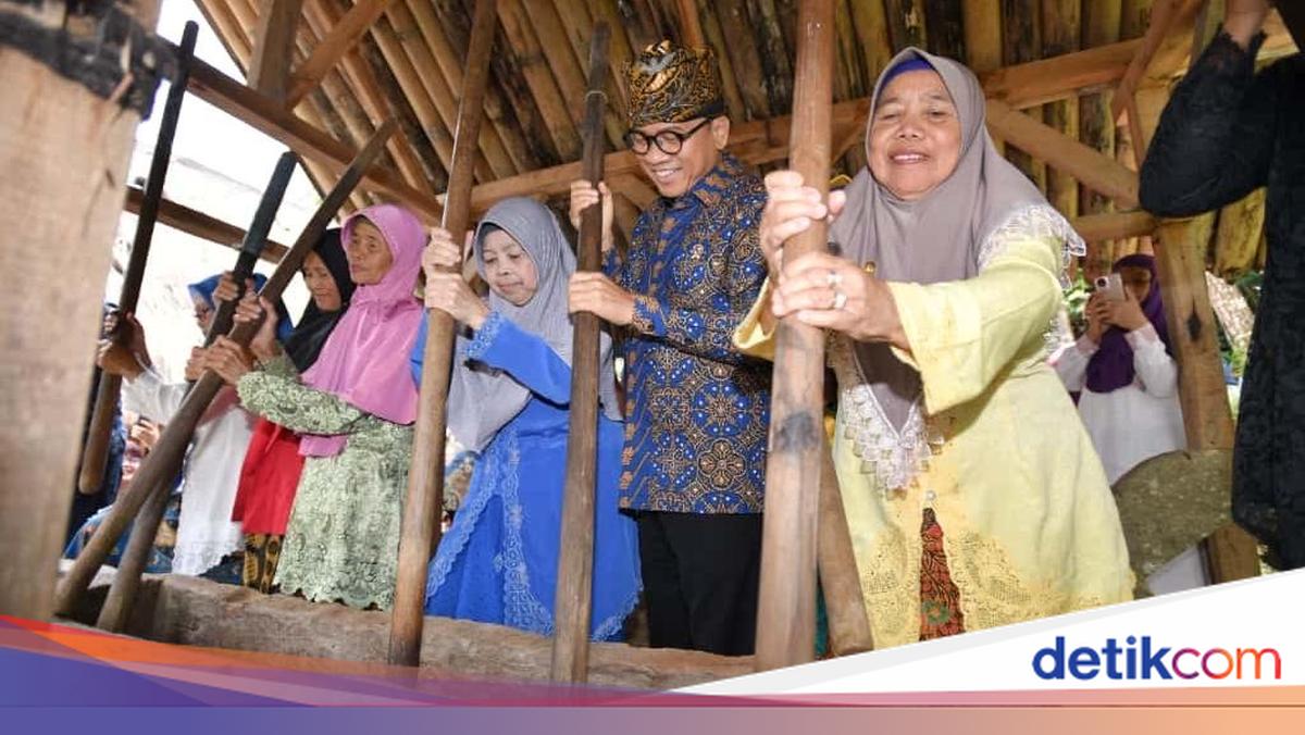 Hadiri Festival Kampung Adat Cikondang, Mendes Kampanyekan Lumbung Pangan