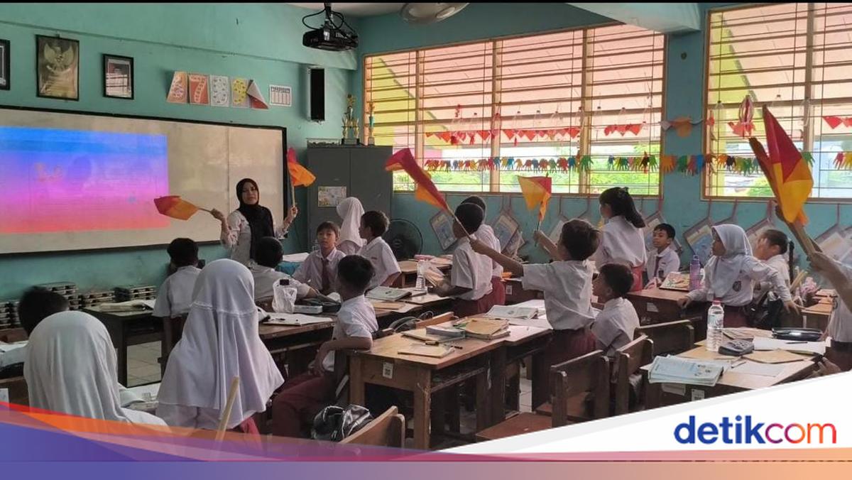Sorak Gembira Siswa SD di Cengkareng Sambut MBG dari SPPG Polda Metro