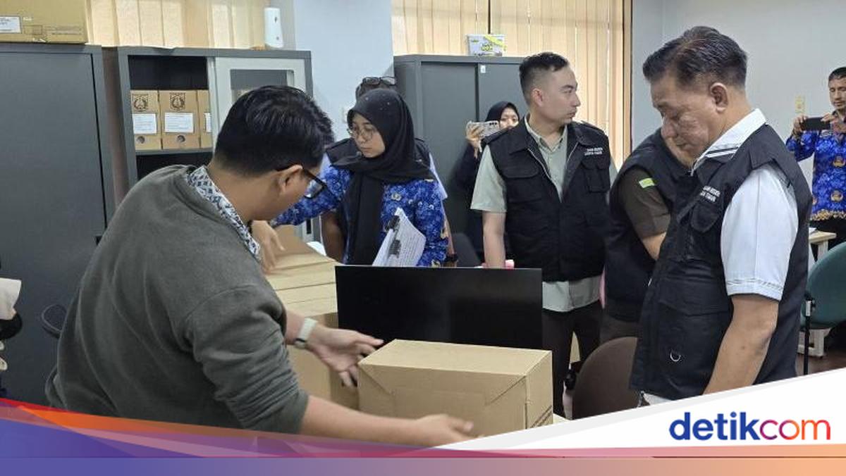 Kejari Geledah Kantor Pemkot Jaktim, Usut Proyek Mesin Jahit Rp 9 M
