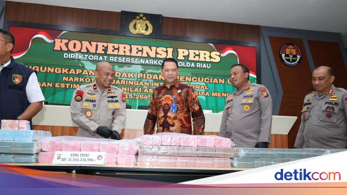 Penampakan Tumpukan Uang Rp 15,2 M Barang Bukti TPPU Bandar Narkoba Riau