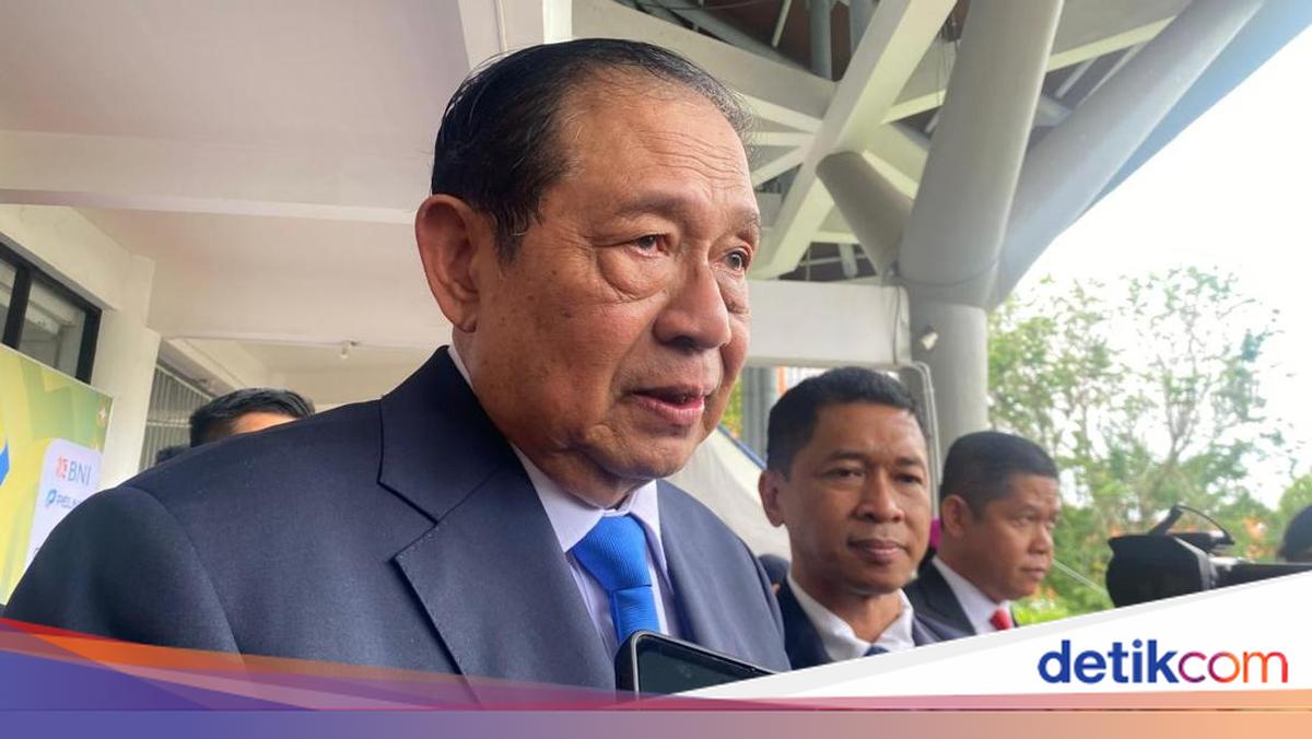Presiden SBY mengingatkan potensi Perang Dunia III saat orasi di ITS. Ia percaya perang dapat dicegah jika pemimpin dunia memiliki niat yang baik.