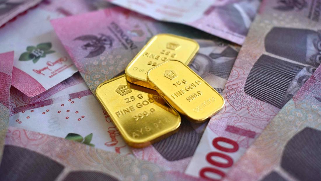 Ilustrasi harga emas Antam turun 1 Juli 2026 jadi Rp1.450.000 per gram