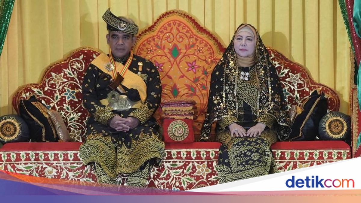 Muzani Terima Gelar Adat dari Kesultanan Riau: Ini Amanah Moral dan Kultural