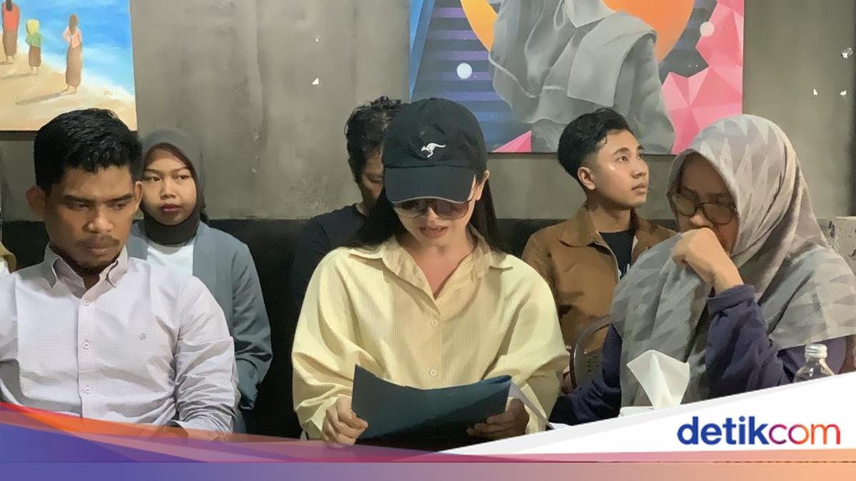 Deni Apriadi 'MUA Dea Lipa' Cerita Masa Kecil Jadi Korban Bully