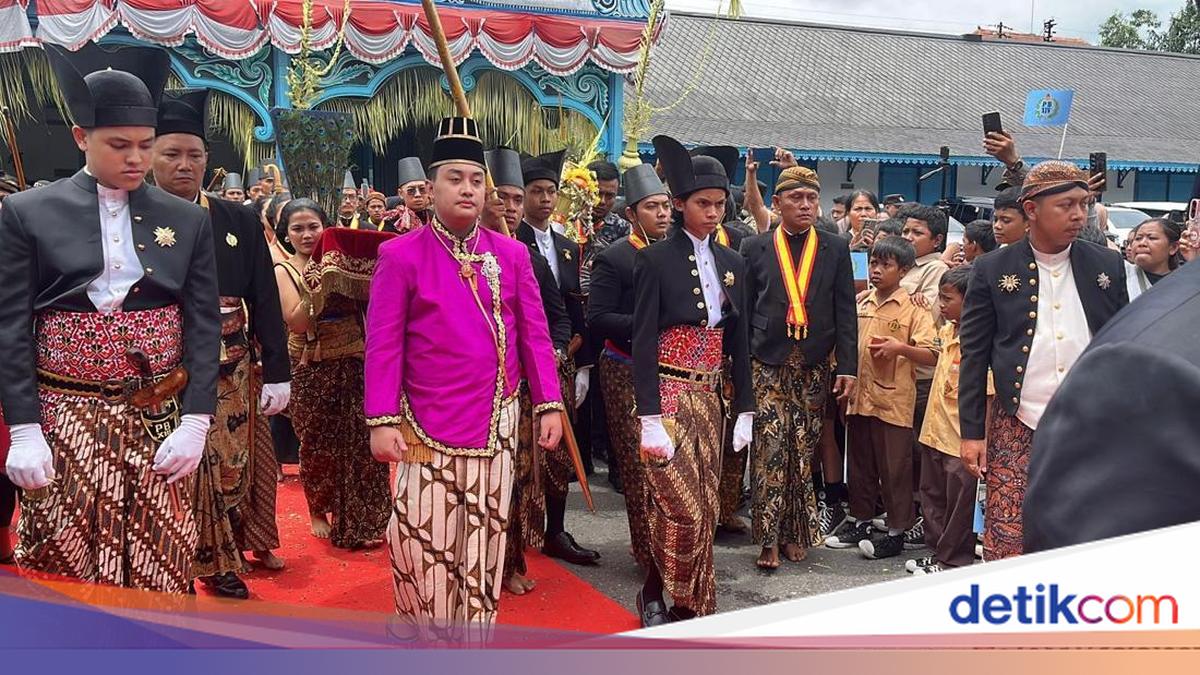 Baca Sabda Raja, Gusti Purbaya Resmi Jadi Paku Buwono XIV
