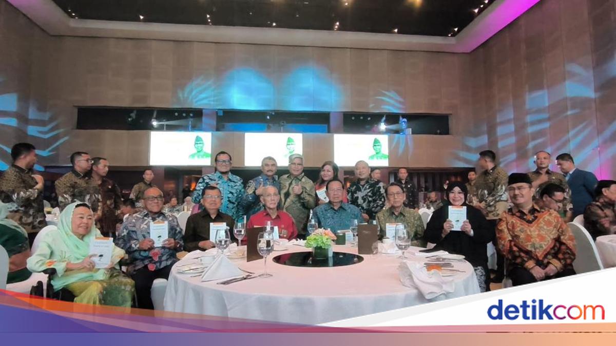 Try Sutrisno Syukuran Ultah ke-90, Luncurkan Buku Pola Asuh ala Jenderal
