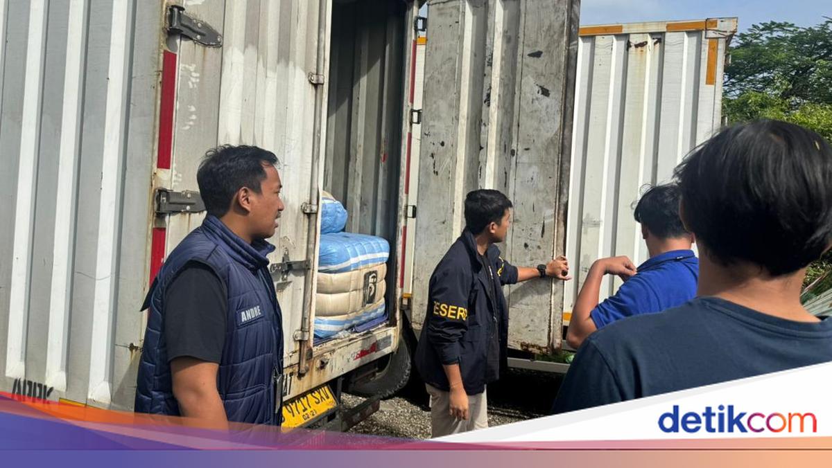 Dibongkar di Jaktim, Ratusan Balpres Hendak Dijual di Pasar Senen