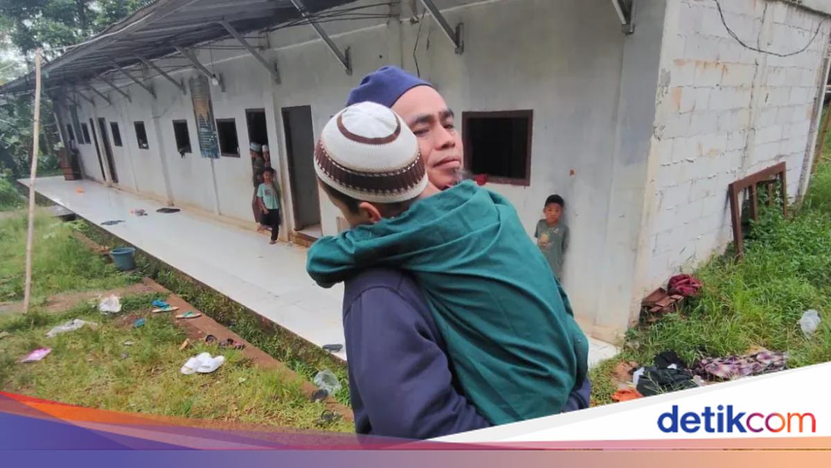 Viral Anggota Polsek Parung Bogor Rawat Anak Hilang hingga Bertemu Keluarganya