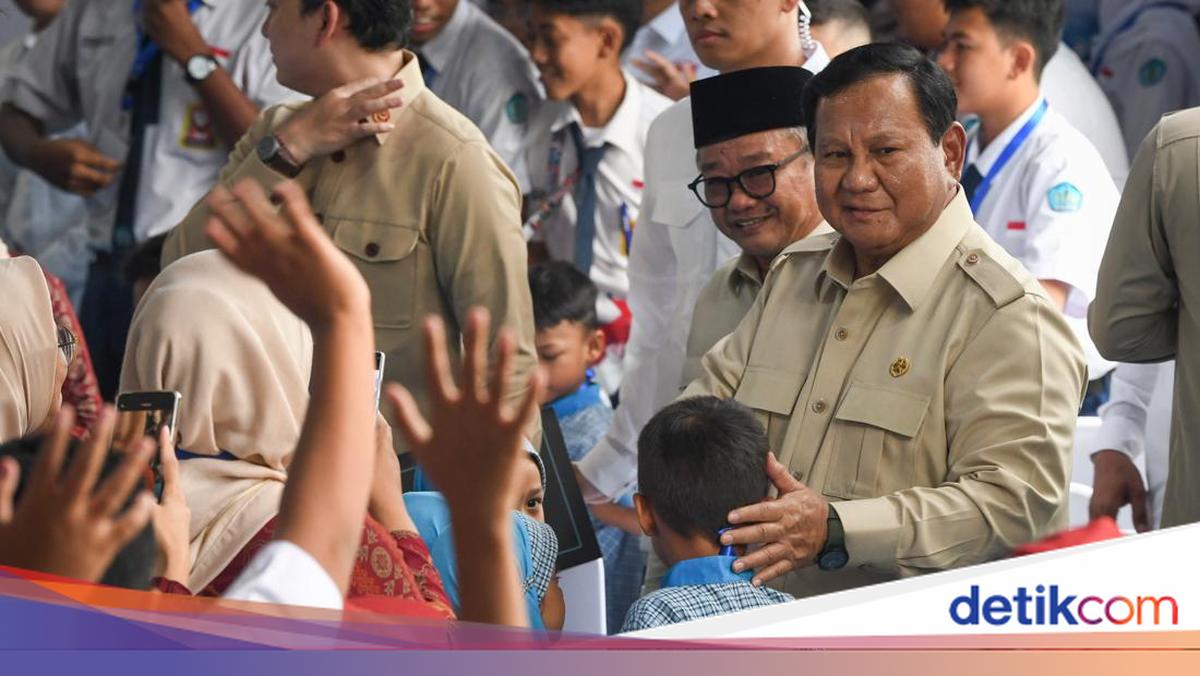 Arahan Prabowo Agar Siswa Tak Perlu Sambut di Pinggir Jalan