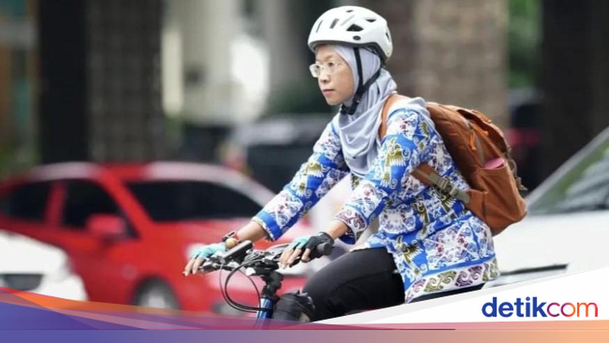 Ngantor Pakai Sepeda