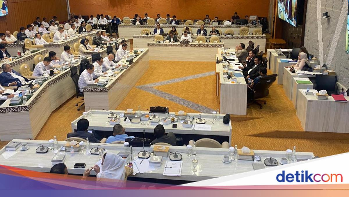 Anggota Komisi V DPR Tanya Menhub soal Anggaran 'Penambah Daya Tahan': Obat Kuat?