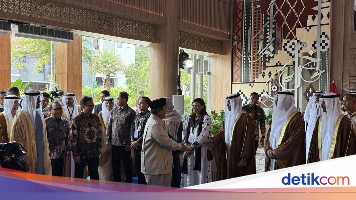 Prabowo Tinjau RS Kardiologi Solo, Didampingi Putra Presiden MBZ