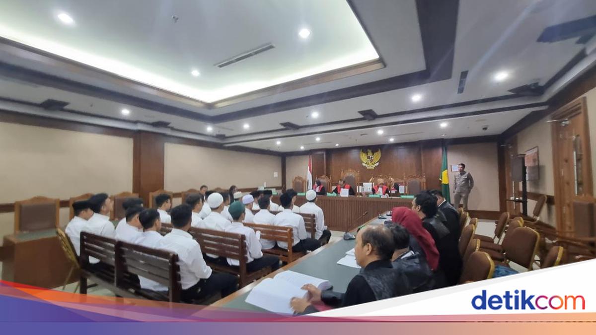2 Orang Didakwa Rusak Mobil Pegawai Kemendagri Saat Demo Rusuh Agustus
