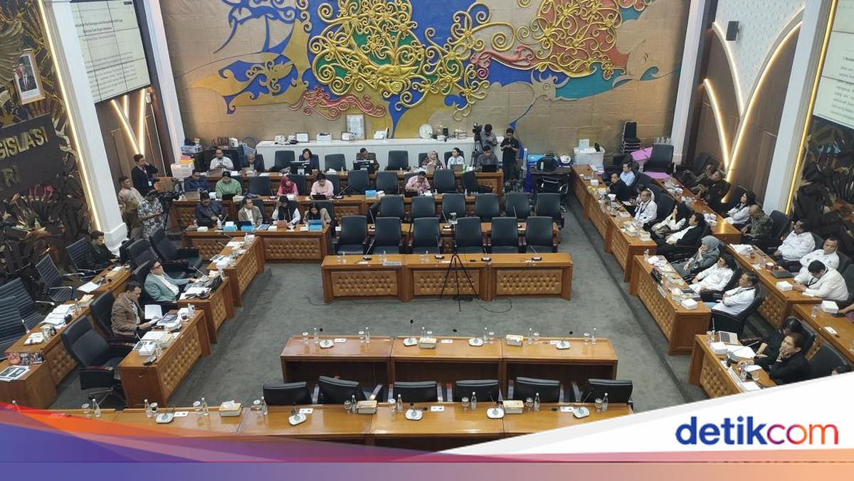 Rhoma Irama Minta Pemerintah Hadir di Industri Seni, Singgung 'Demam Korea'