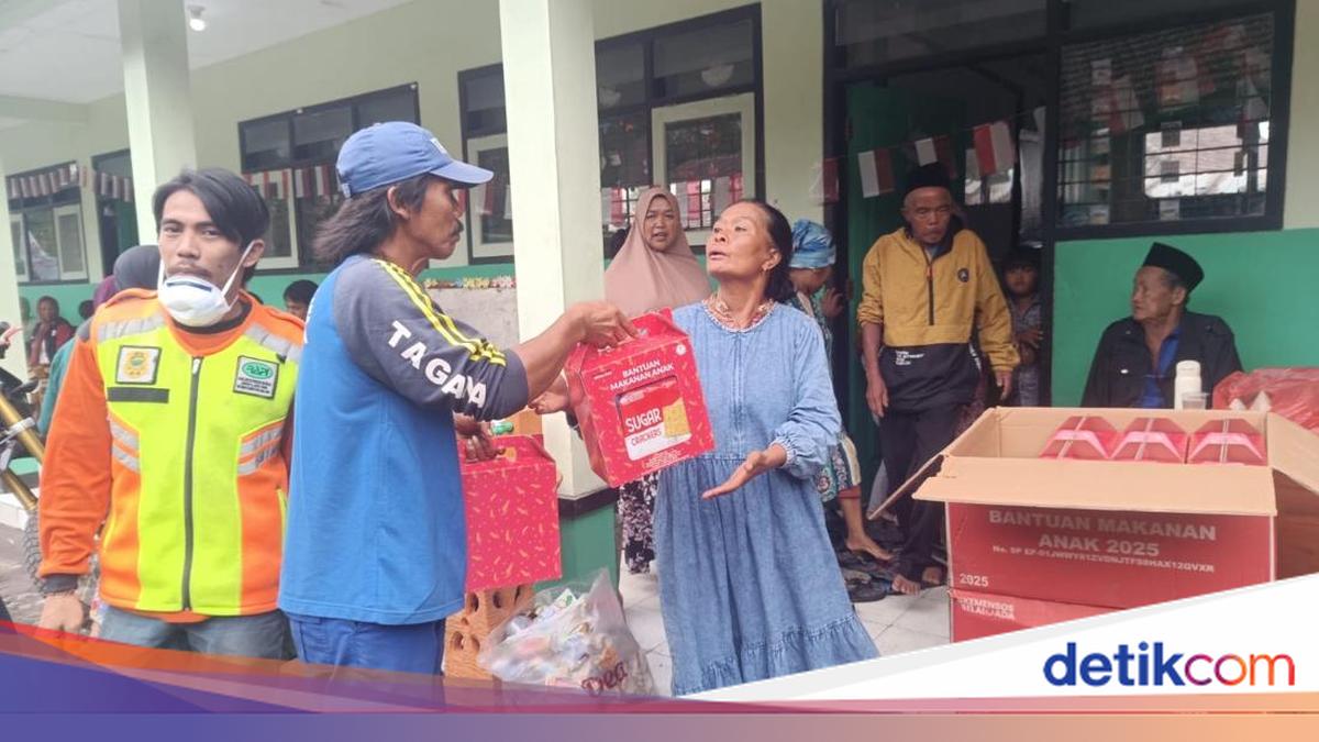 Kemensos Distribusikan 1.350 Porsi Makanan/Hari ke Korban Erupsi Semeru